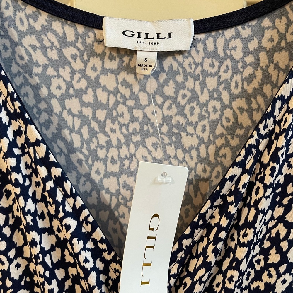 GILLI leopard print faux wrap dress NWT - Picture 3 of 8